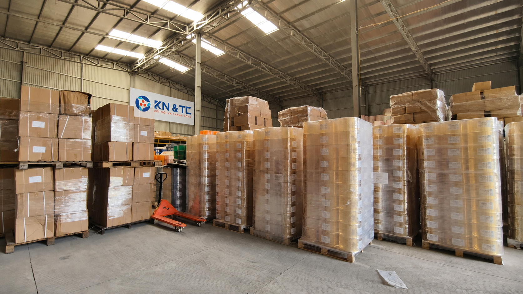 Cuộn dọc PVC – Vật Tư Tiêu Hao Đóng Gói Chuyên Nghiệp Tại KN&TC